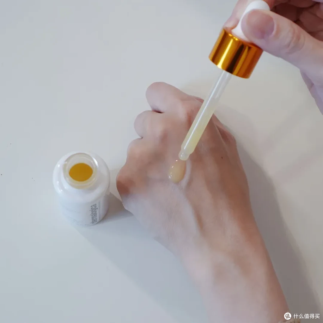 用了5年还在囤!德卡双C组合:VC小奶瓶+防御隔离,养透亮肌