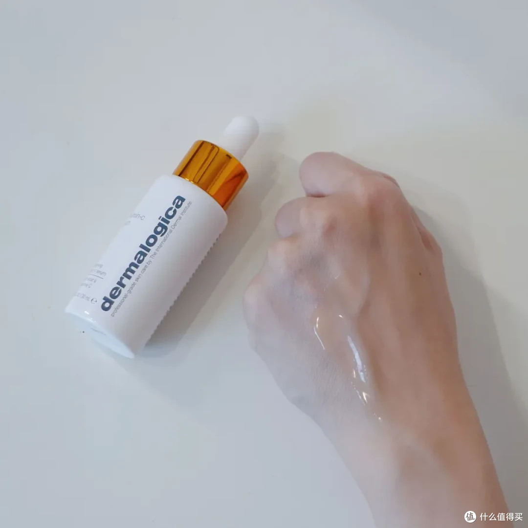 用了5年还在囤!德卡双C组合:VC小奶瓶+防御隔离,养透亮肌