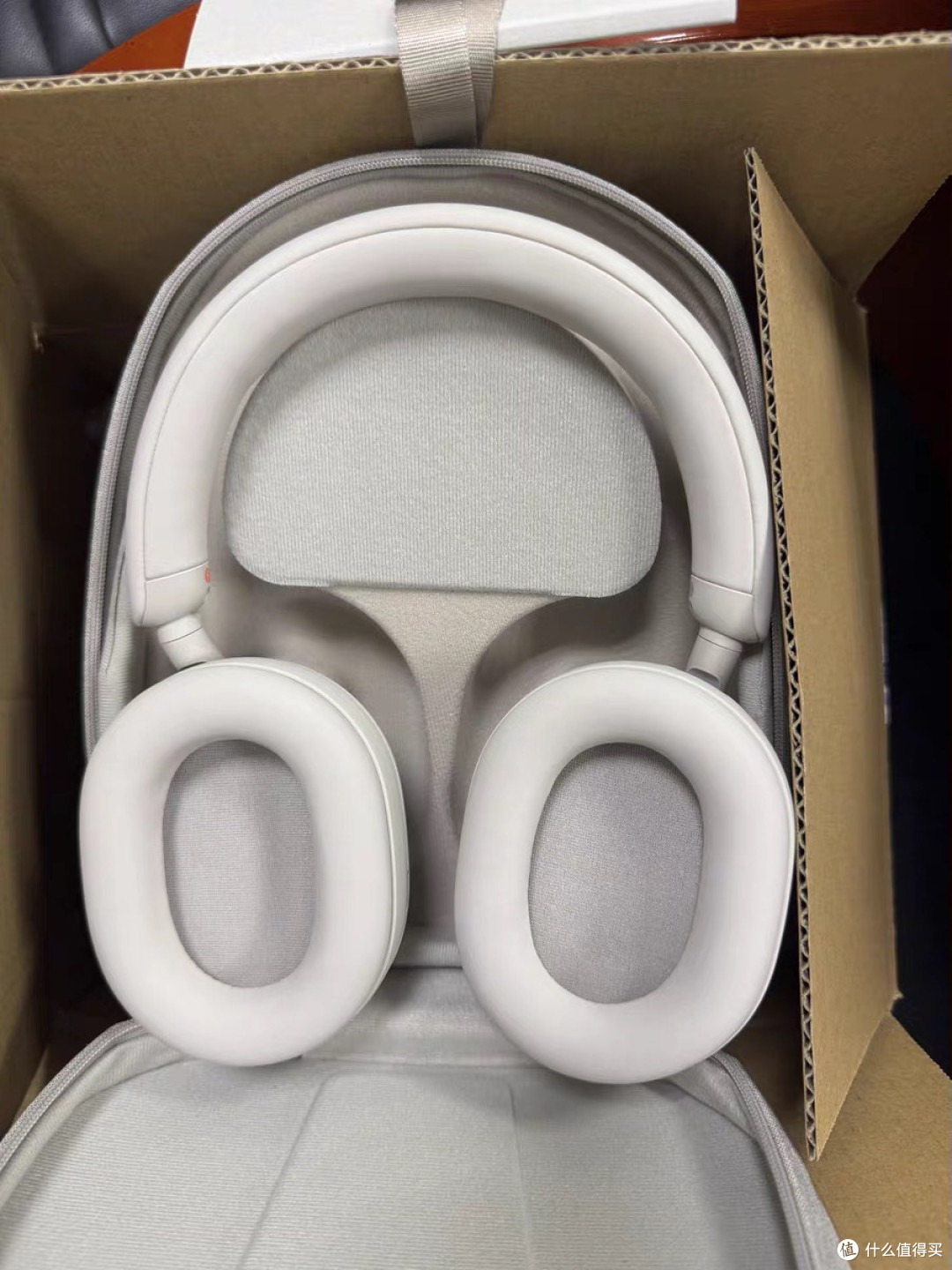 Sony WH-1000XM5——通勤与差旅的终极降噪结界