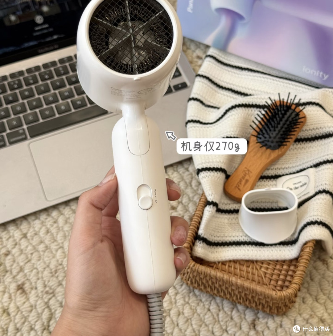 松下小轻筒:旅行吹风机新选择