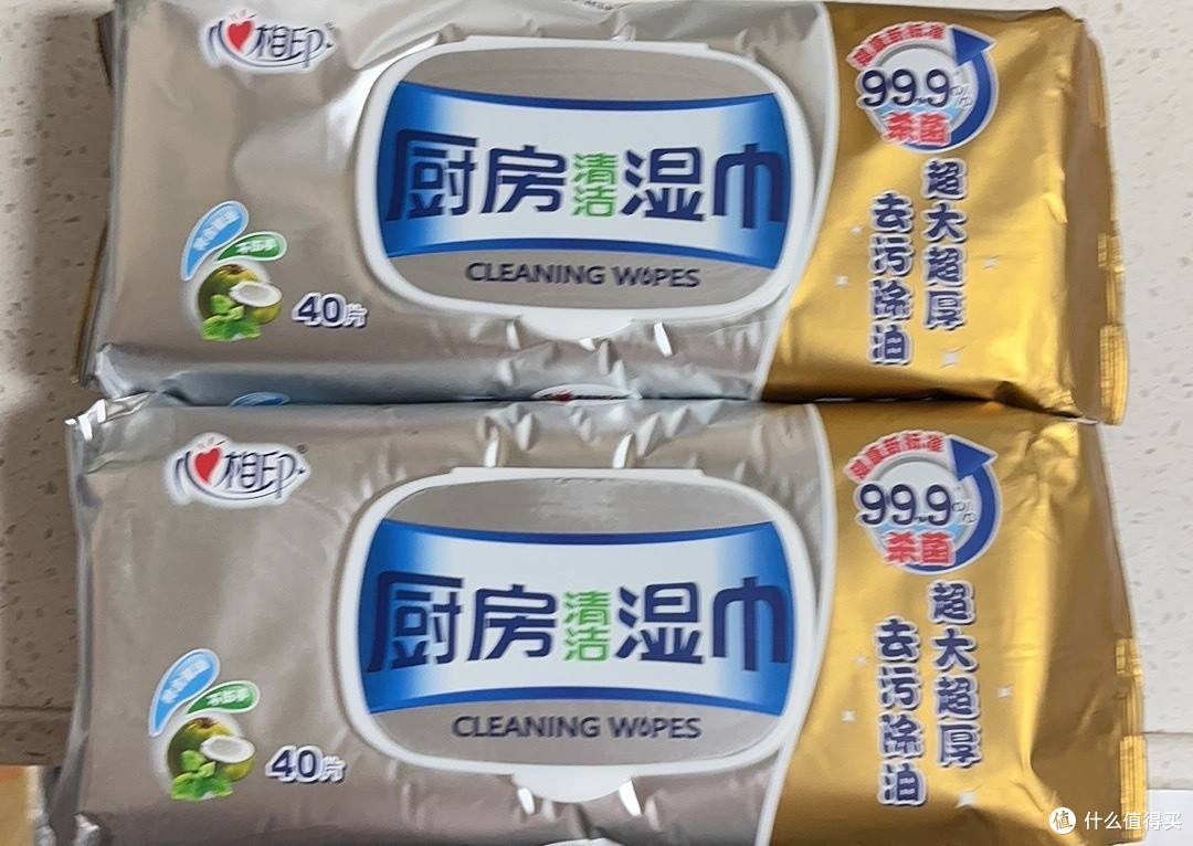 厨房油污清洁难题，心相印厨房湿巾轻松解决