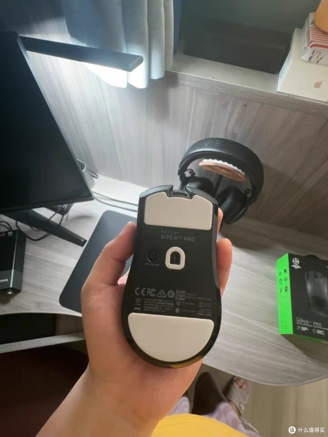 雷蛇毒蝰V3 Pro:轻量化无线电竞鼠标