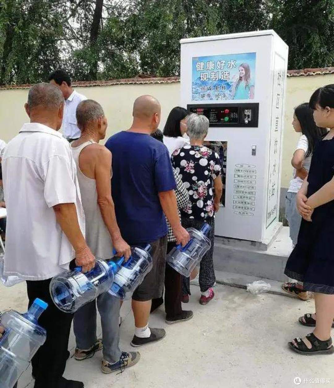 小区里的“自助水站”,脏不脏?能不能喝?我来说句大实话!