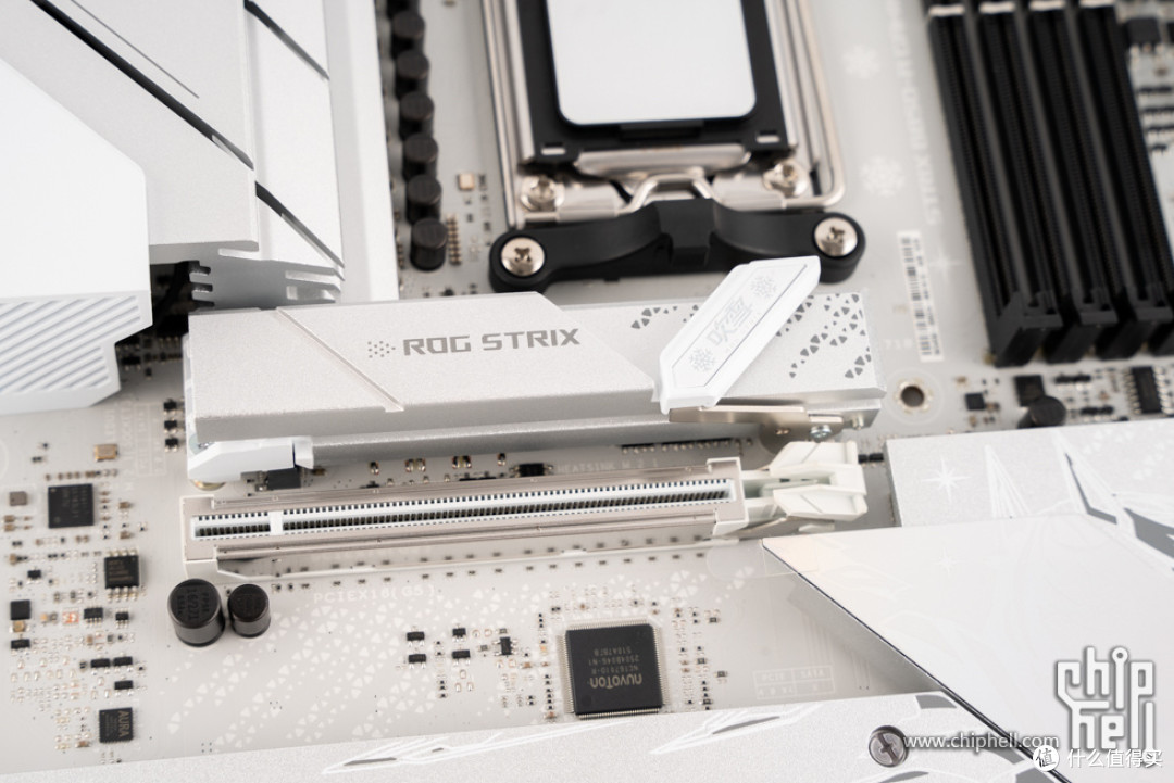 纯白风冷主机，分形工艺 Epoch + ROG B850-A + 华硕 TX 5070