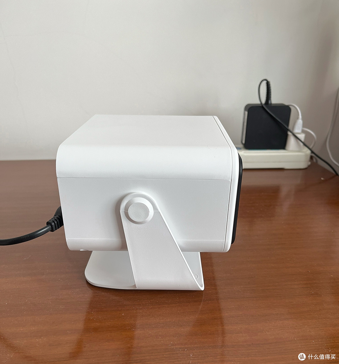 乐视新款5G投影仪,普通人的家庭影院梦成真