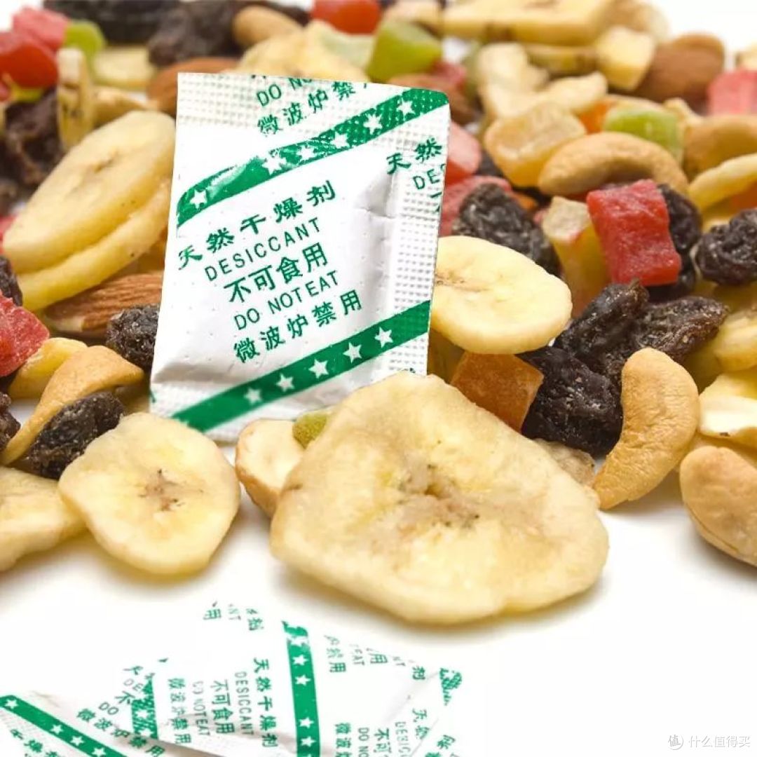 食品袋里的干燥剂千万别扔掉,这5个妙用,可以解决很多生活困扰