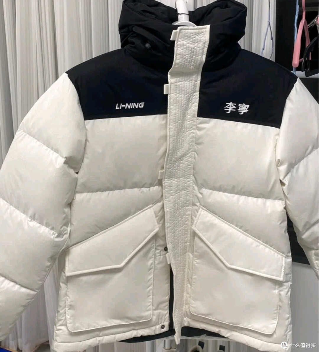 李宁火锅羽绒服AYMV435:科技与潮流兼具的保暖利器