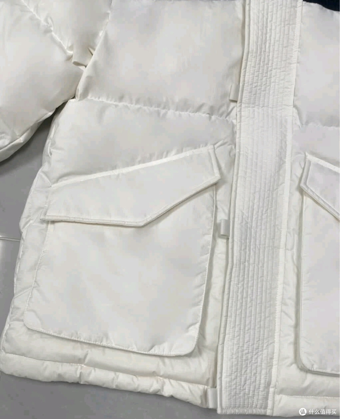 李宁火锅羽绒服AYMV435：科技与潮流兼具的保暖利器