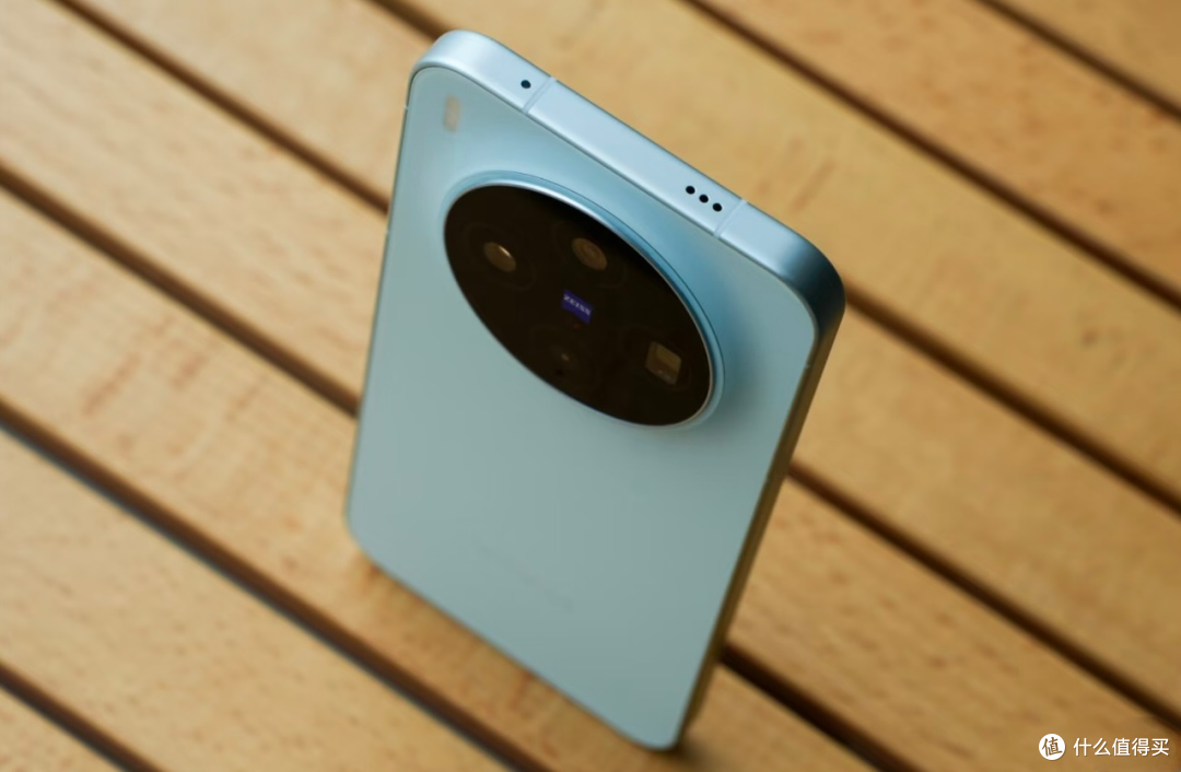 vivo X300评测:对比前代提升明显,但值不值4399?看完再决定!