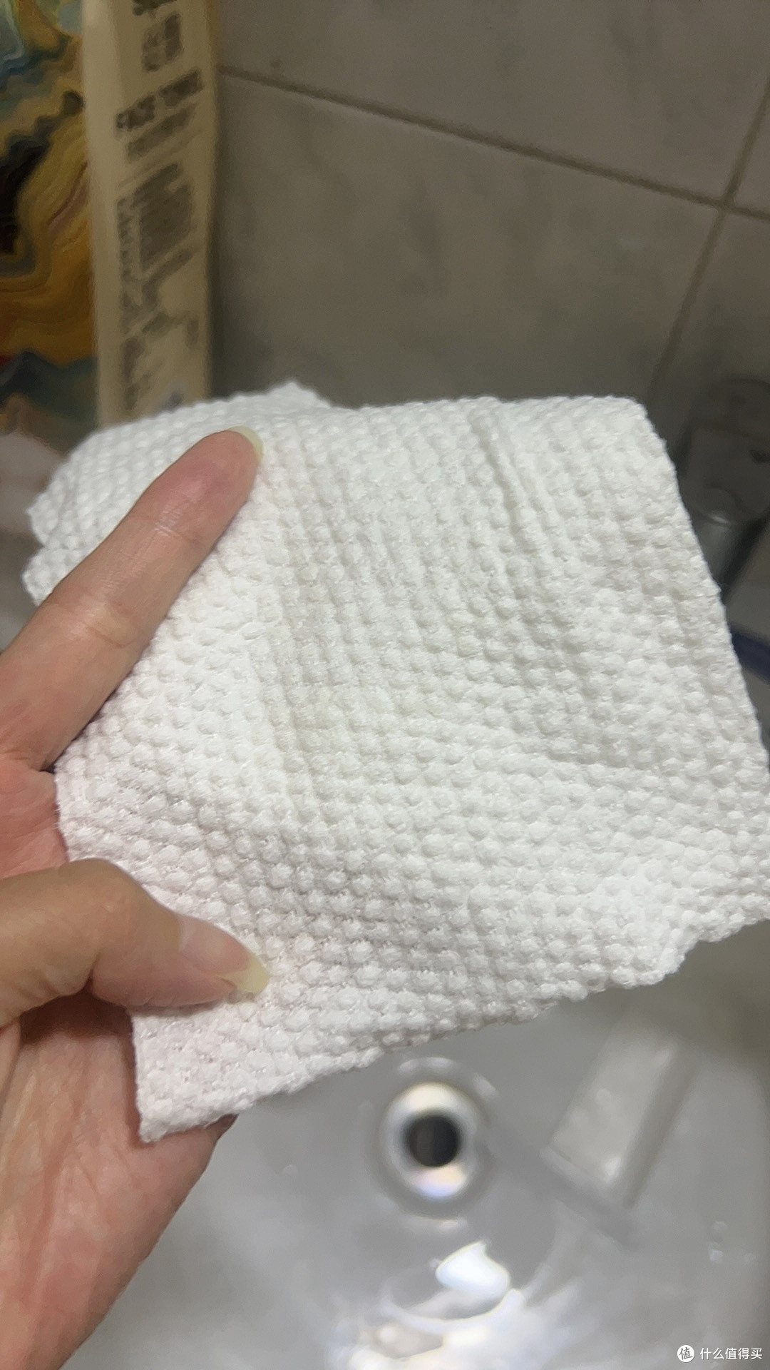 洗脸巾使用误区揭秘:正确用法才不踩“化学伤害”坑