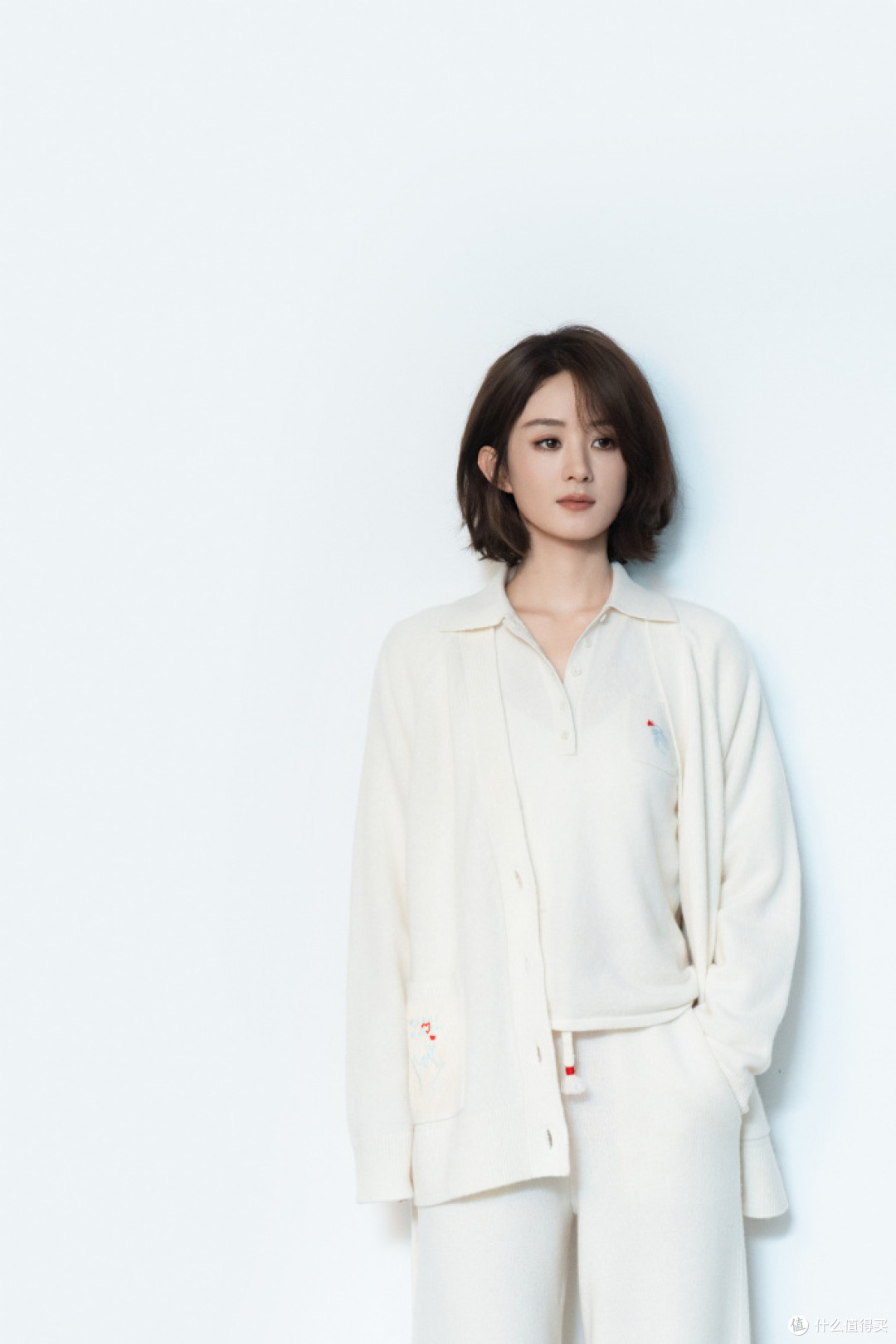 从甜妹到清冷女王,赵丽颖的白色系穿搭,温柔又高级