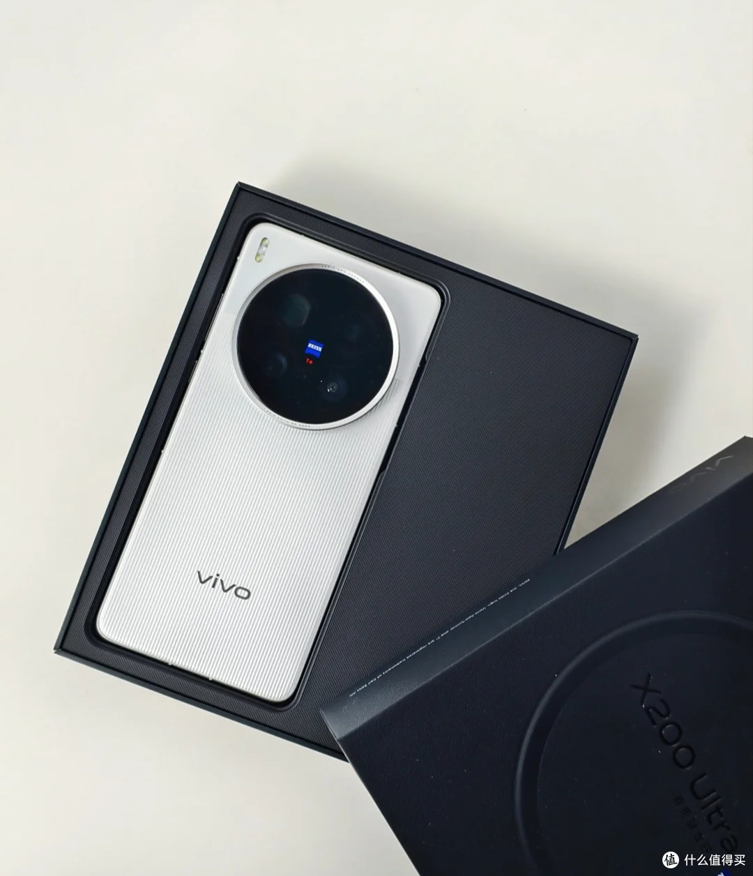 vivo X200 Ultra银调:屏幕与性能的完美结合