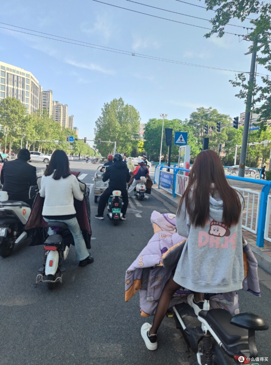 新国标落地月余,限速25km/h!只有13%的支持,是安全还是添堵?