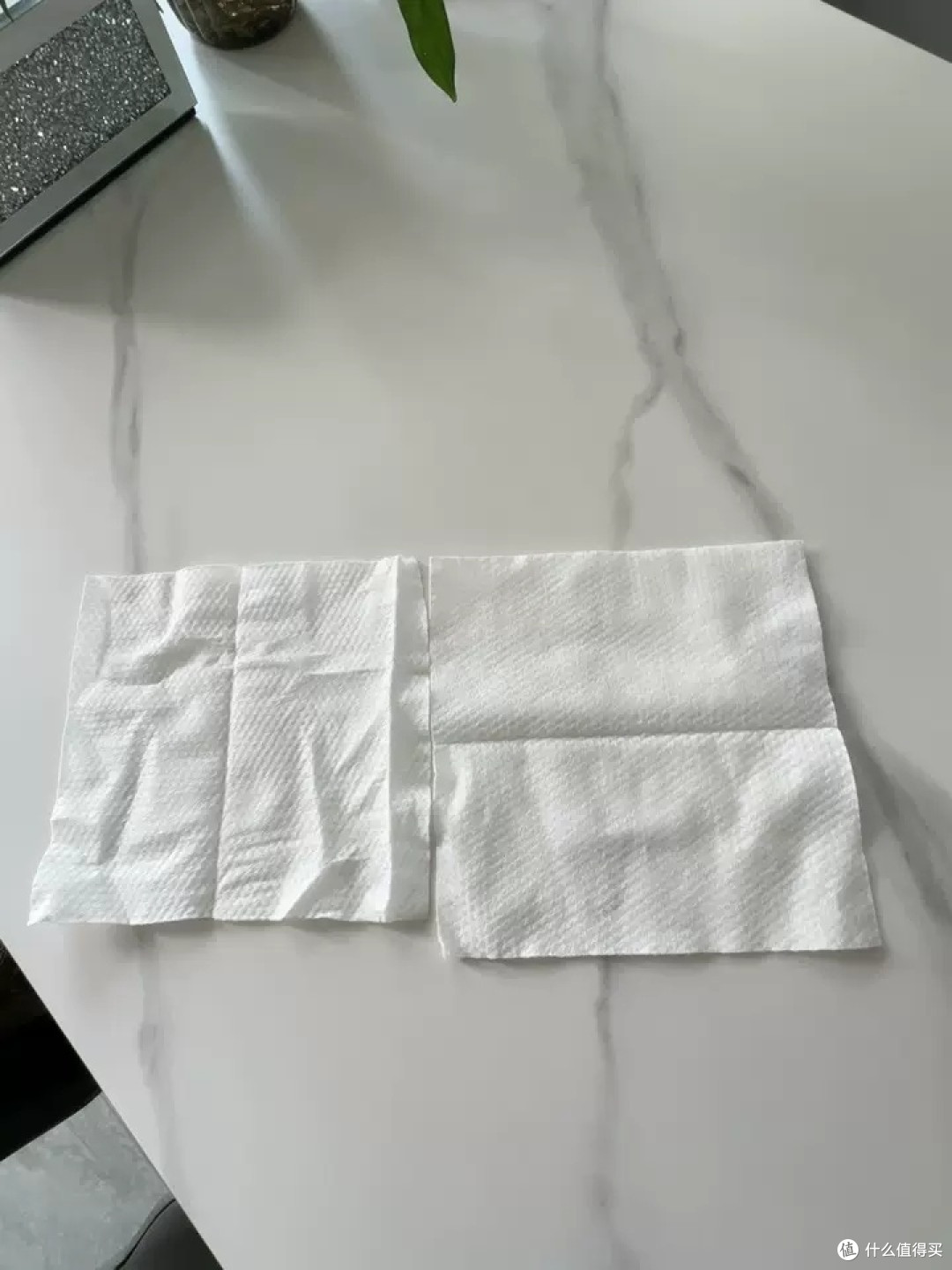 洁柔挂壁洗脸巾:材质安全与设计巧思