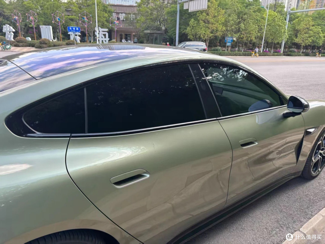 小米第三款车YU9:增程旗舰重塑家庭出行生态