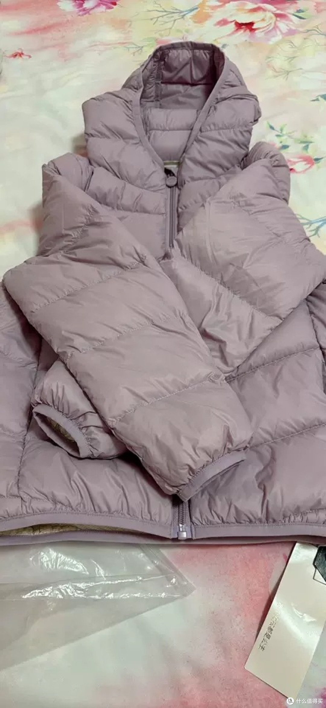 笛莎轻薄羽绒服:秋冬保暖新选择