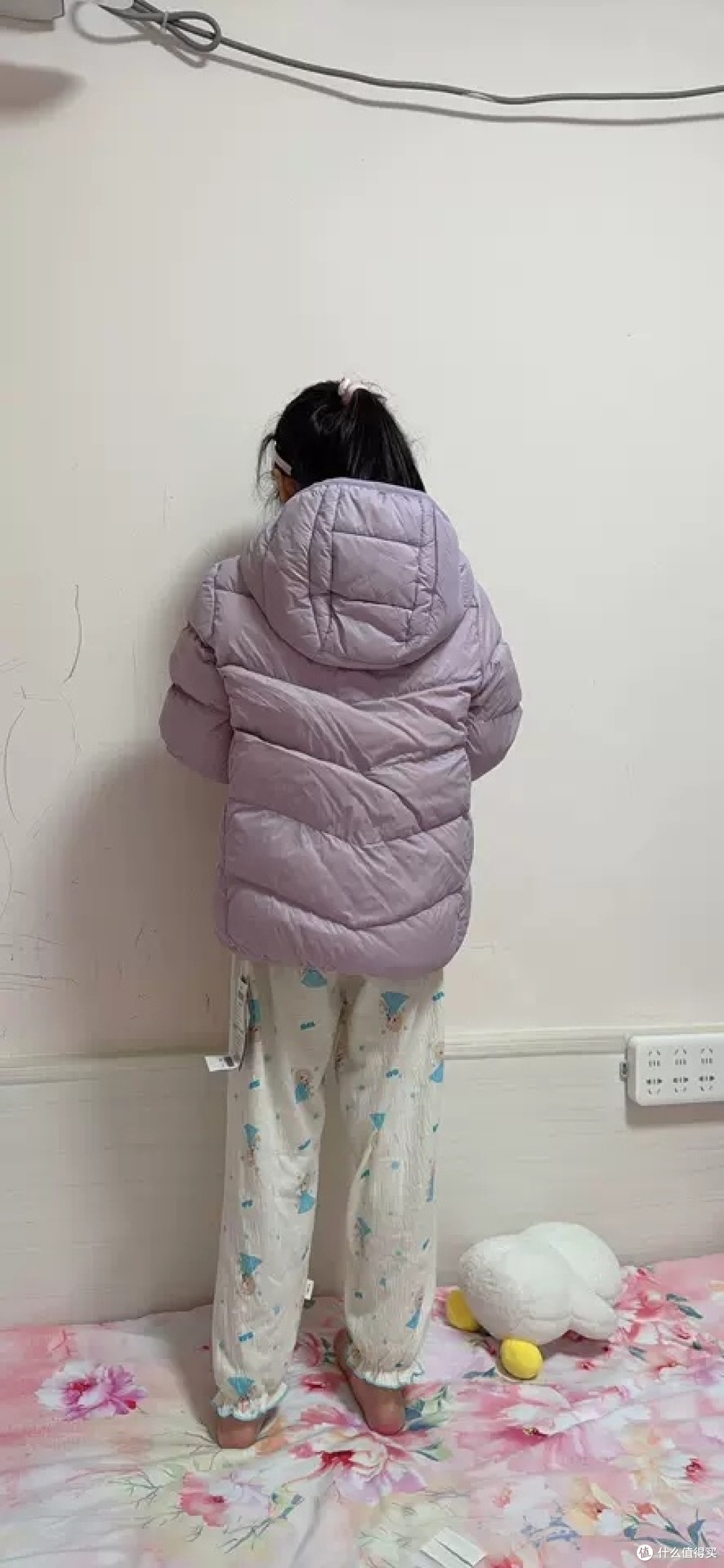 笛莎轻薄羽绒服:秋冬保暖新选择