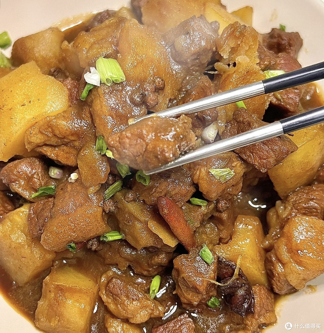 秋日牛腩炖土豆:慢炖出的暖身美味
