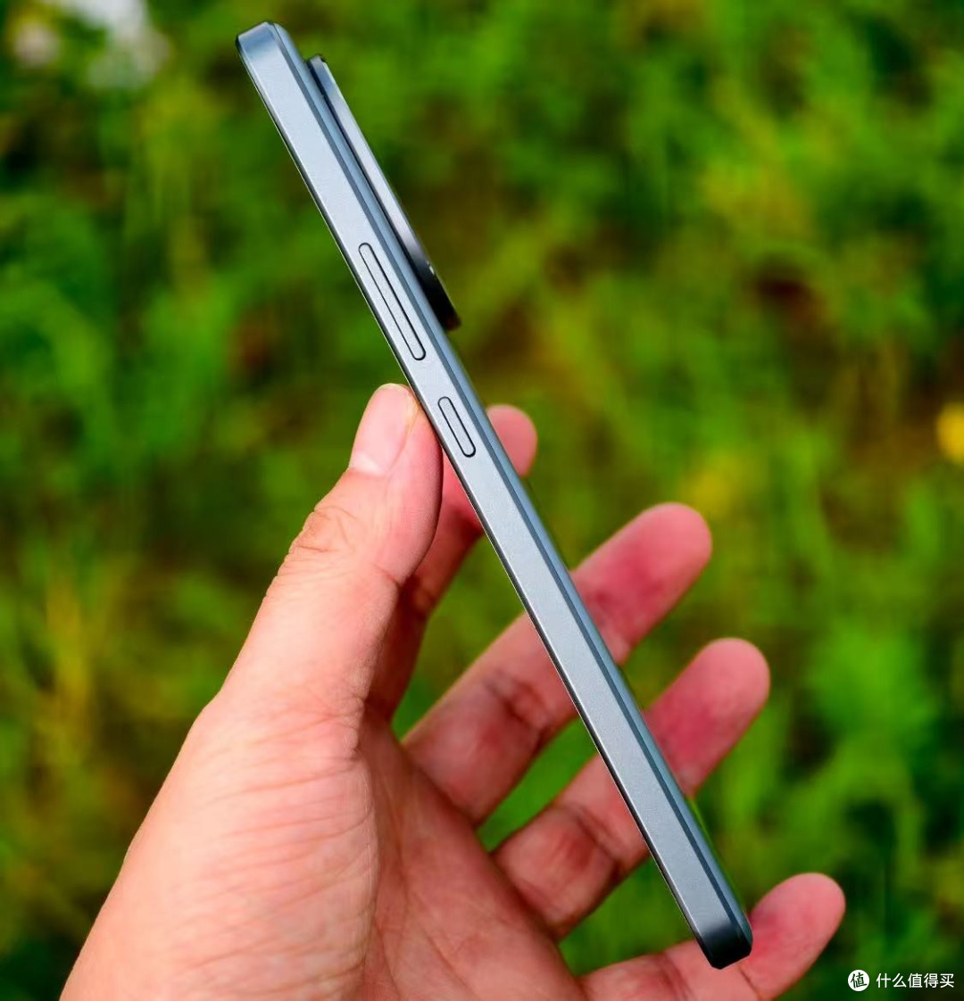8000mAh电池+天玑9400+！iQOO跌破2000元：狂玩10小时王者不掉线