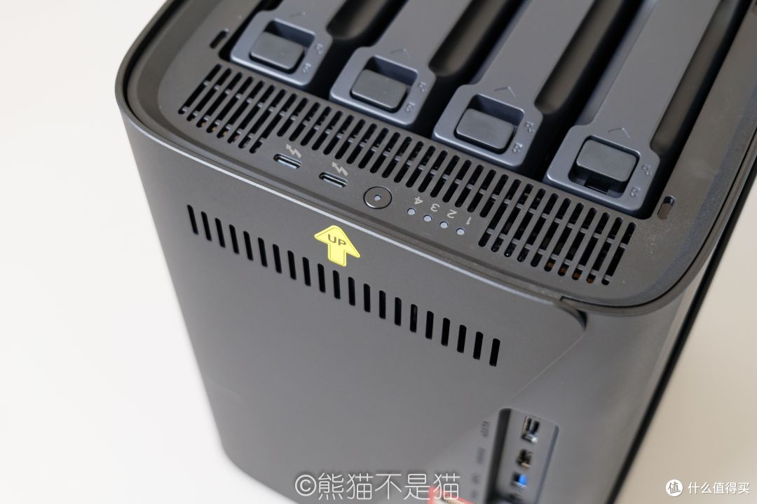 散热孔