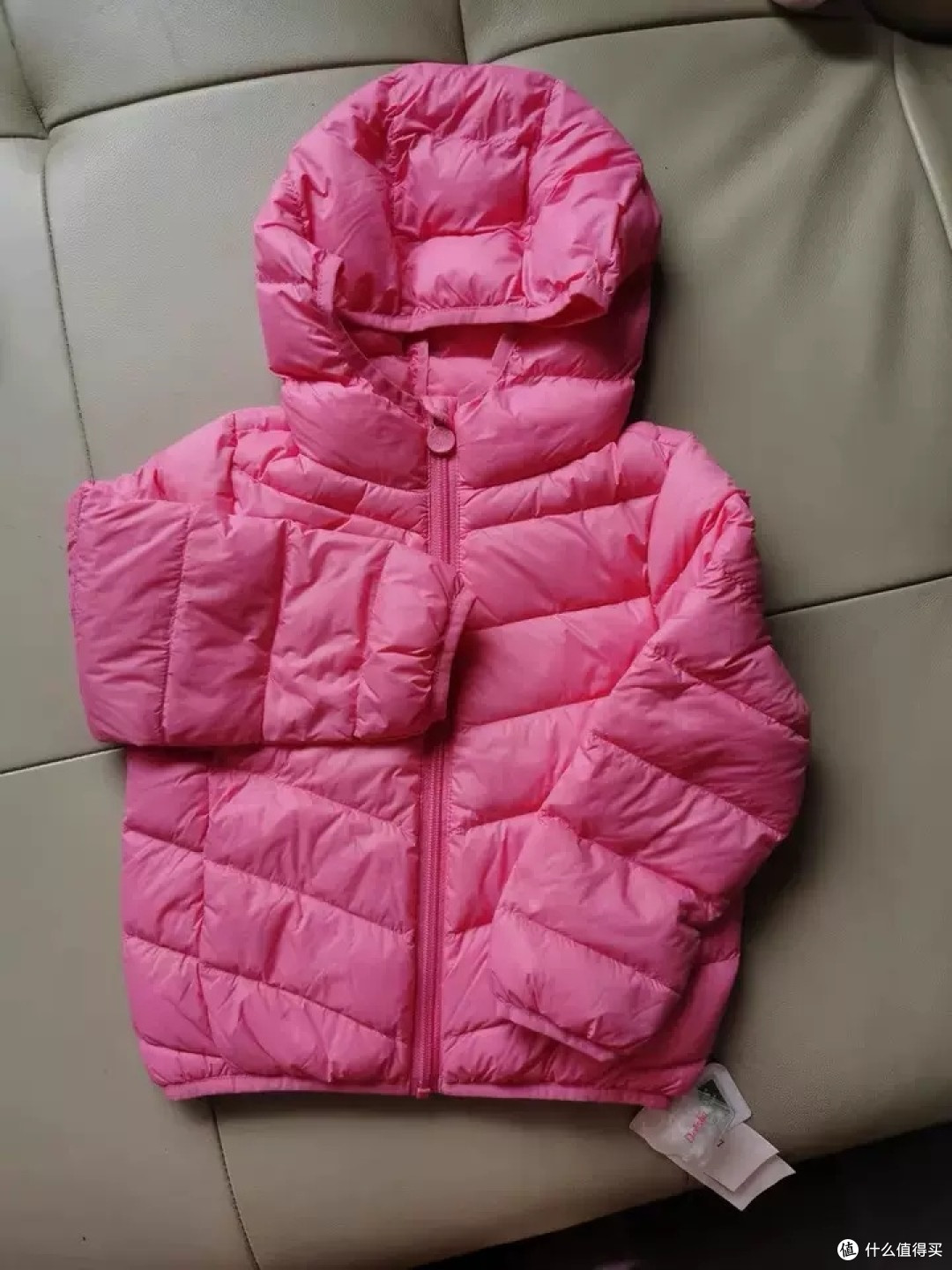多功能轻薄羽绒服,适合多种场合