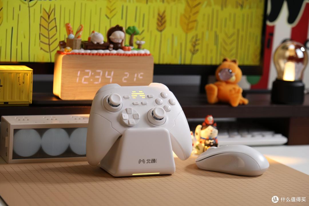 手柄圈大洗牌,新一代北通鲲鹏20绝尘白重新定义199元游戏手柄