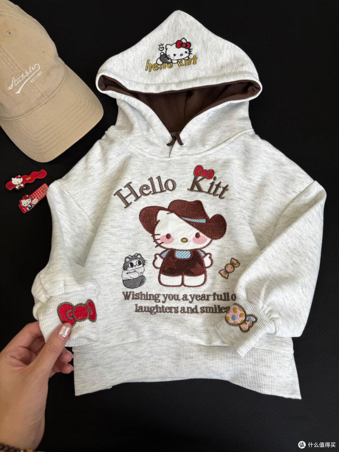 Hello Kitty棕灰连帽卫衣，可爱又实穿