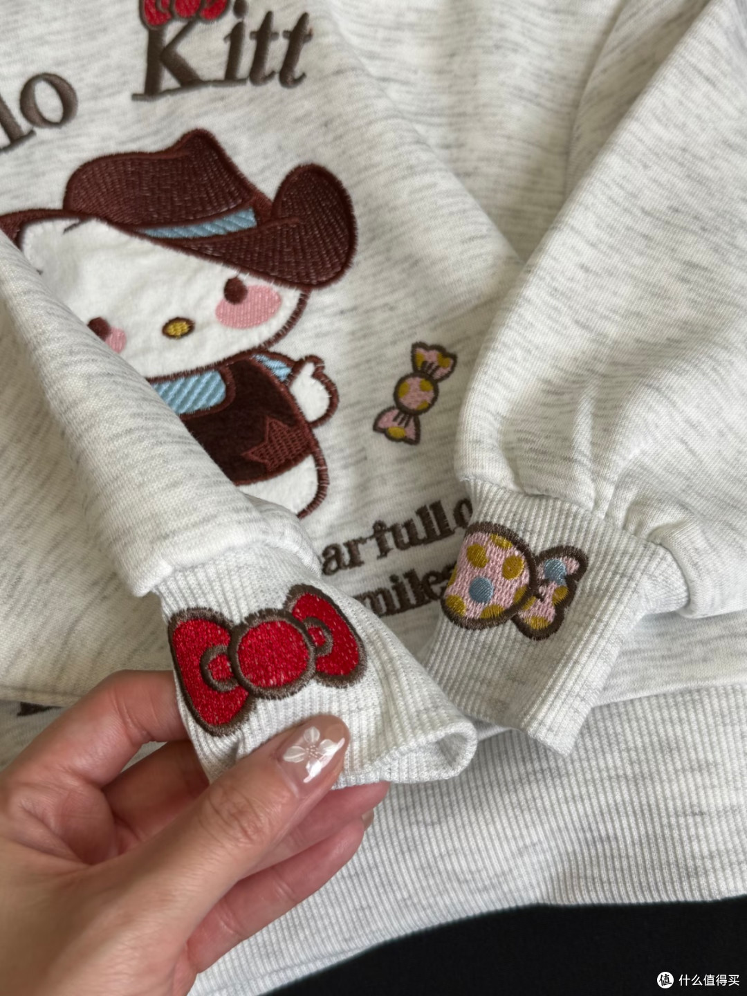Hello Kitty棕灰连帽卫衣，可爱又实穿