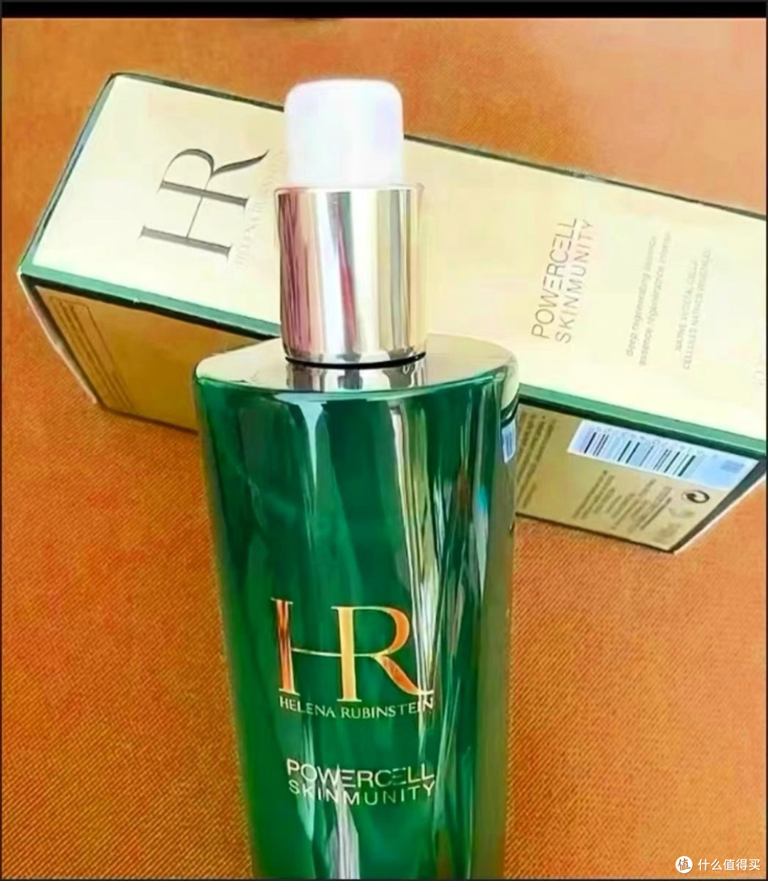 赫莲娜新肌水：精华前的理想选择