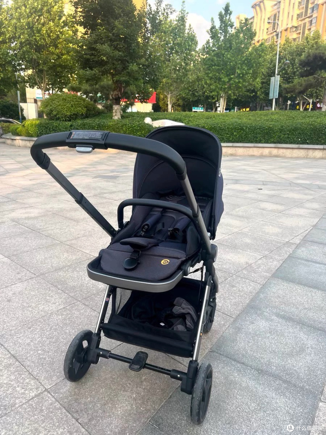 逸乐途emumax婴儿车推行体验与配置