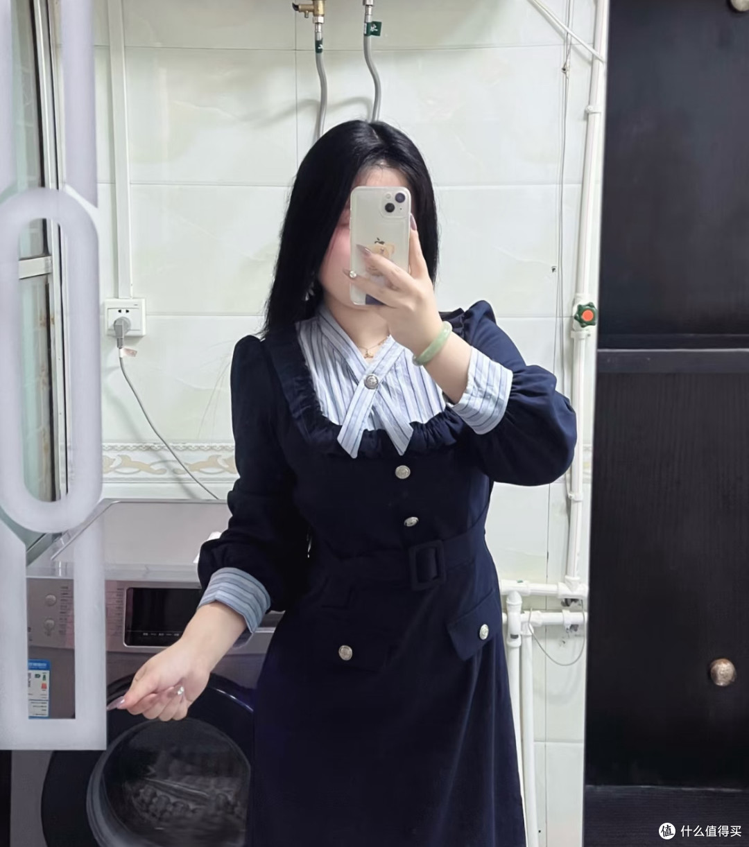 学院风条纹拼接裙，显瘦又灵动