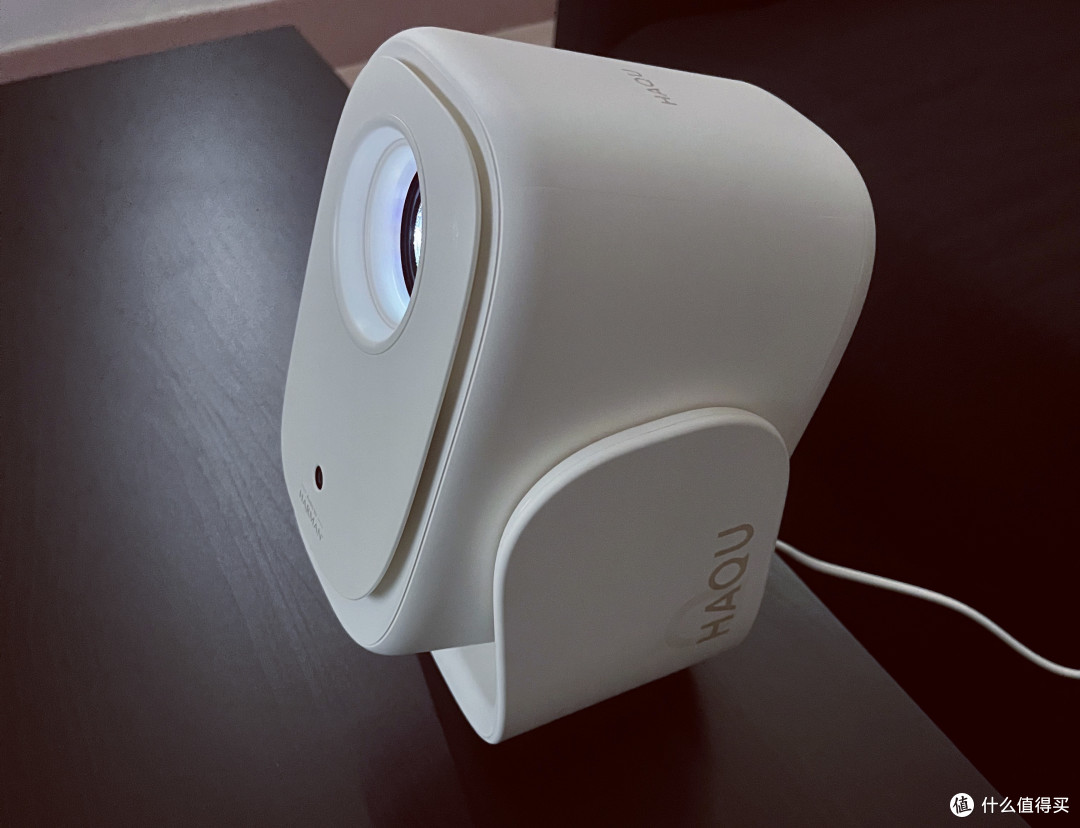 在电视和音响之间,憨憨选择了哈趣Q1 Pro