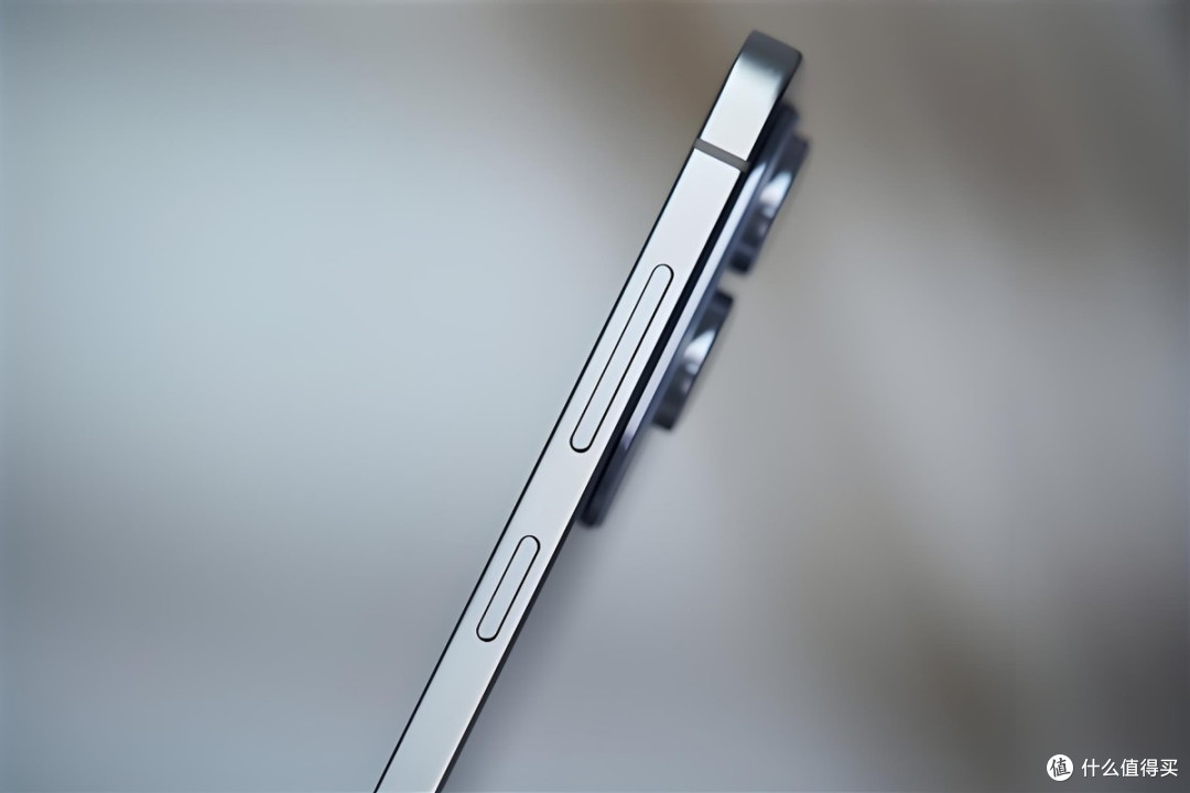 三星发力,2K+2亿像素加持比iPhone Air还轻薄,价格却便宜3746元
