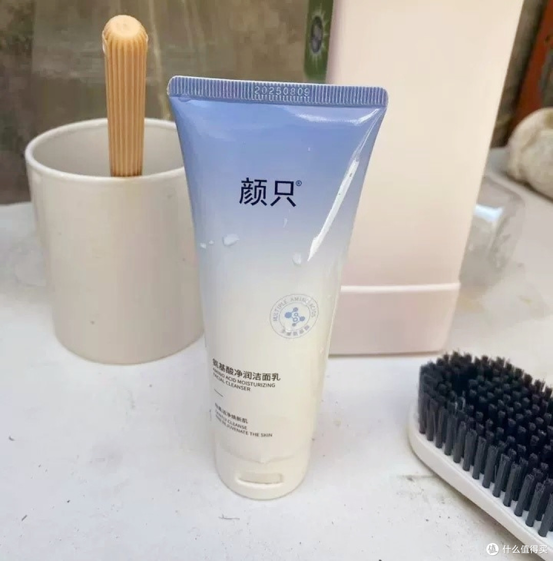 适合痘痘肌和红血丝的洗面奶有哪些品牌?成分安全温和的洁面乳!