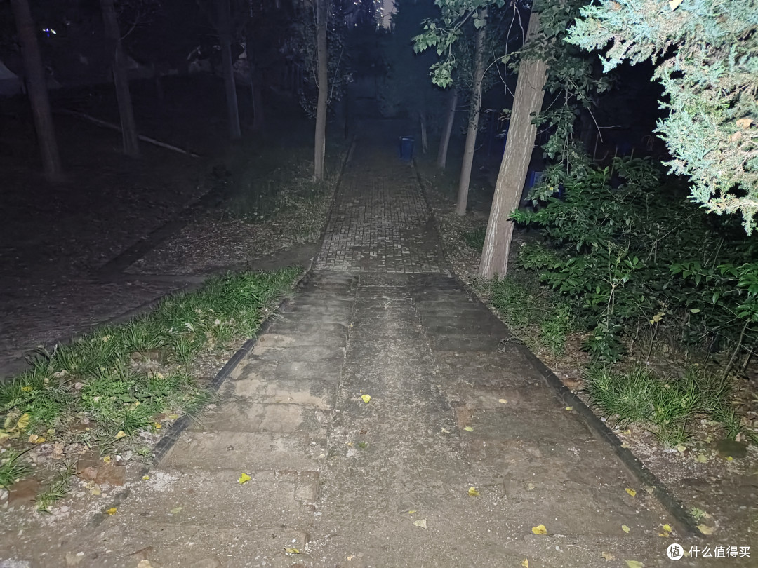 轻便硬核更多能!务本H4便携头灯体验