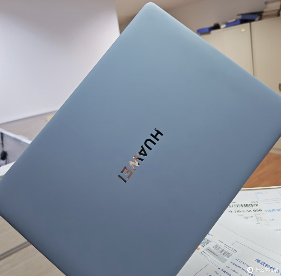 华为MateBook X Pro 2024晴蓝轻薄登场