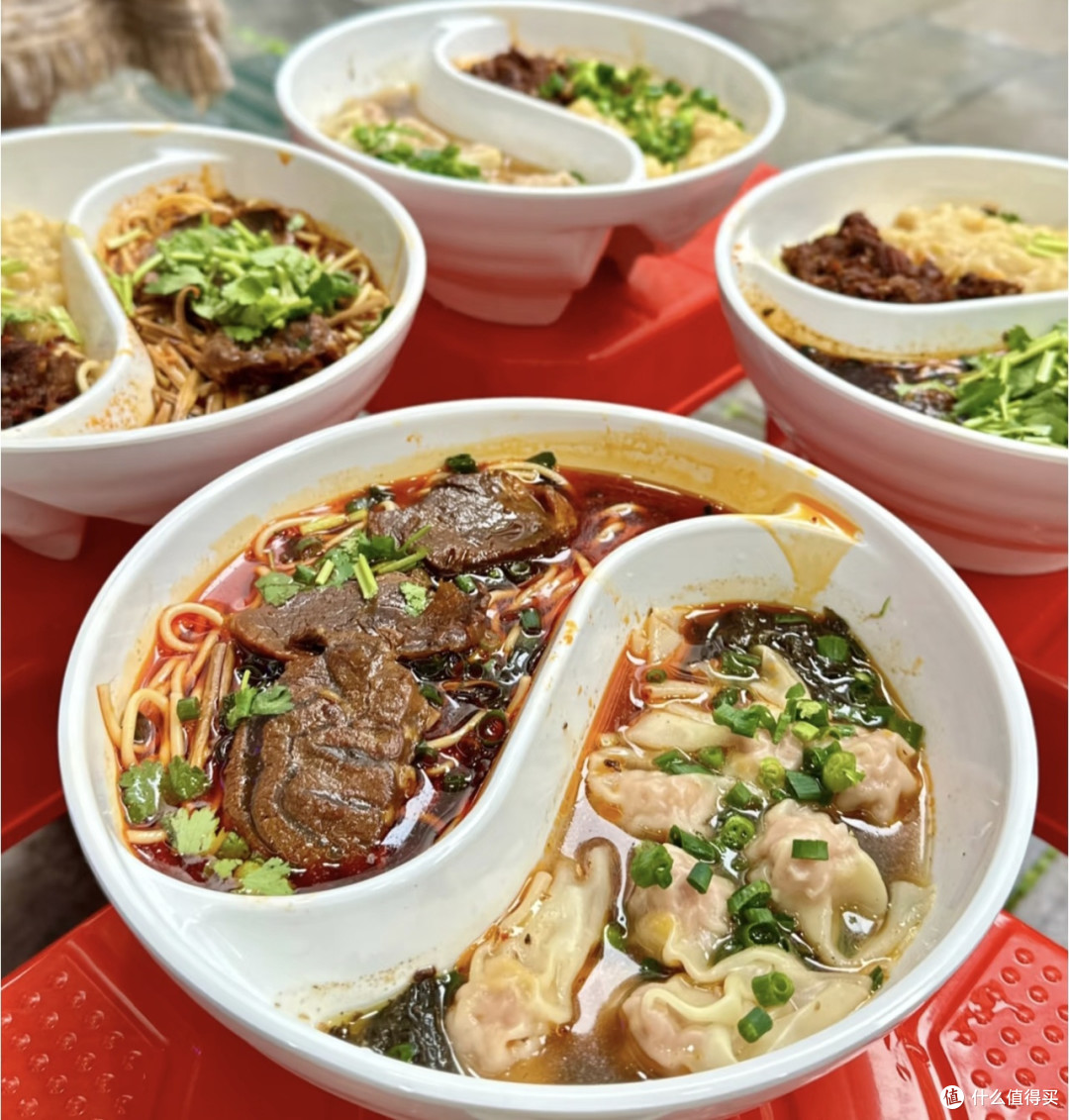 恩施鸳鸯面:一碗双味终结选择困难