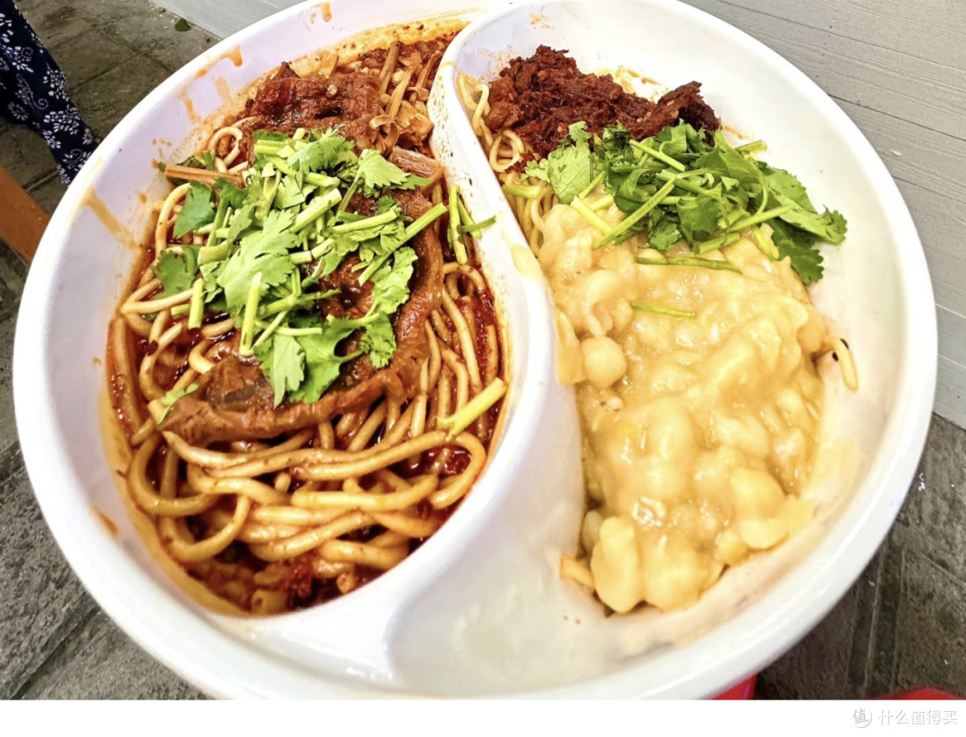 恩施鸳鸯面:一碗双味终结选择困难
