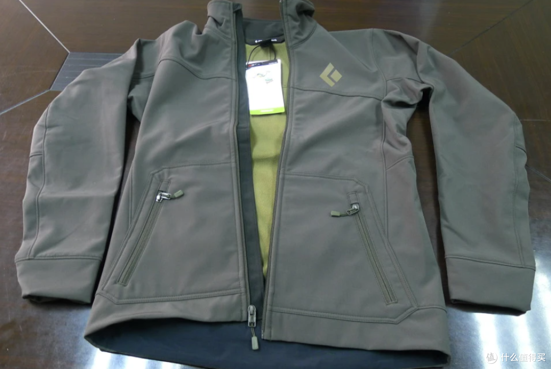 十大测评!品牌冲锋衣怎么选不踩坑?公认十大冲锋衣品牌排行榜!