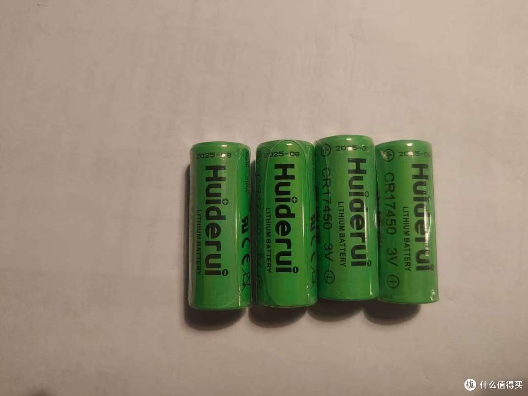 给用了快5年的烟雾报警器换电池