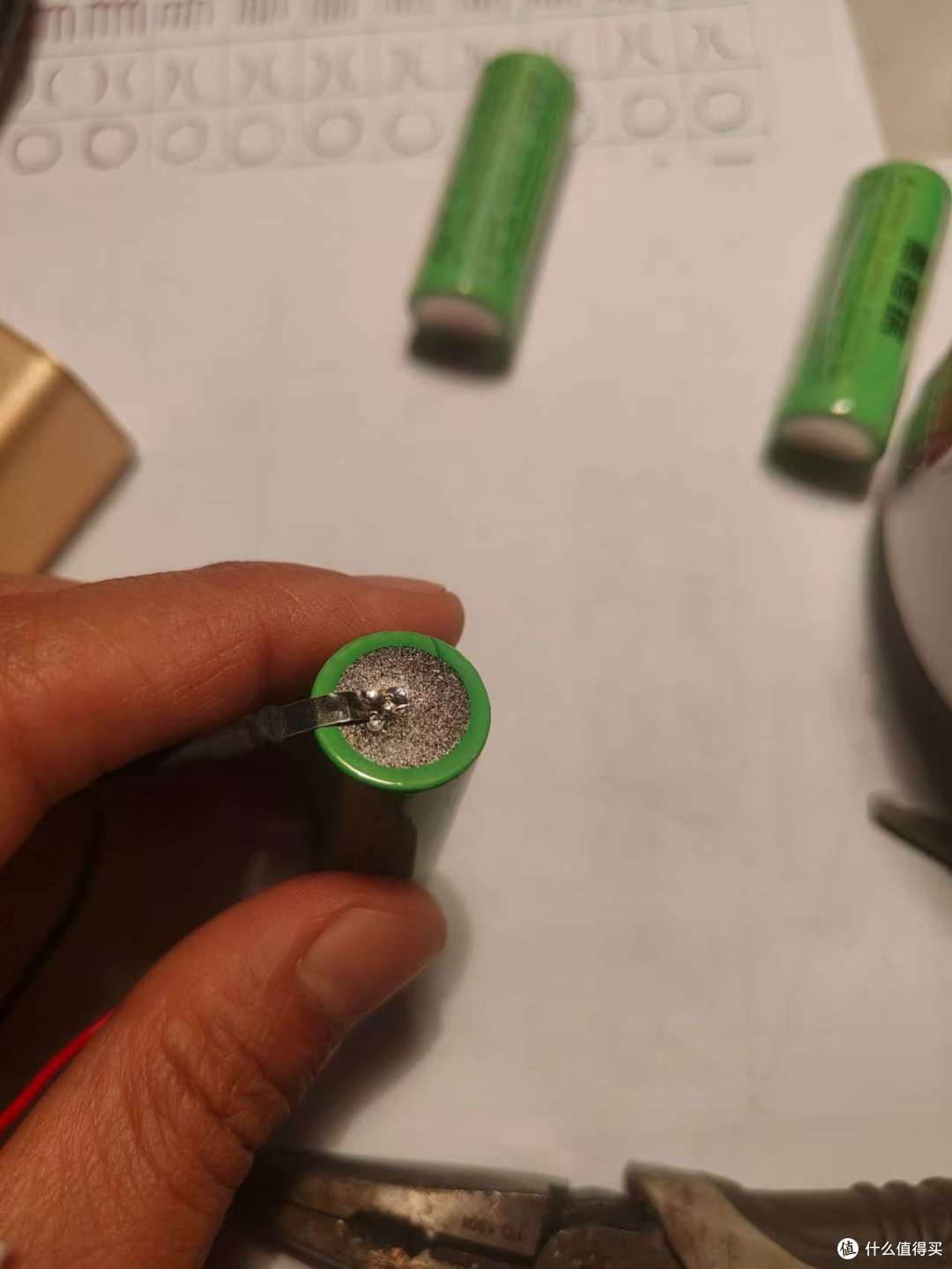 给用了快5年的烟雾报警器换电池