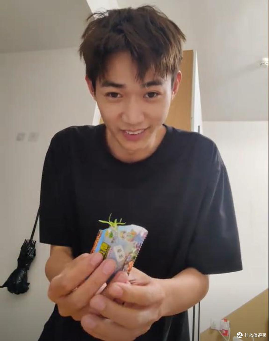 杭州一小伙吐槽:种的菜发霉了,没种的反而发芽了?网友:人才~