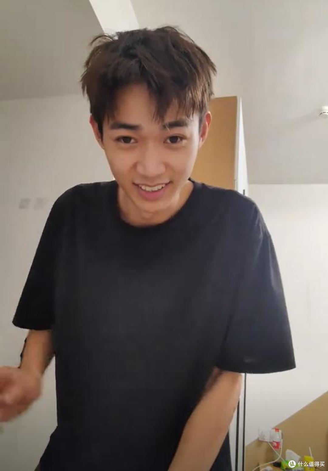 杭州一小伙吐槽:种的菜发霉了,没种的反而发芽了?网友:人才~