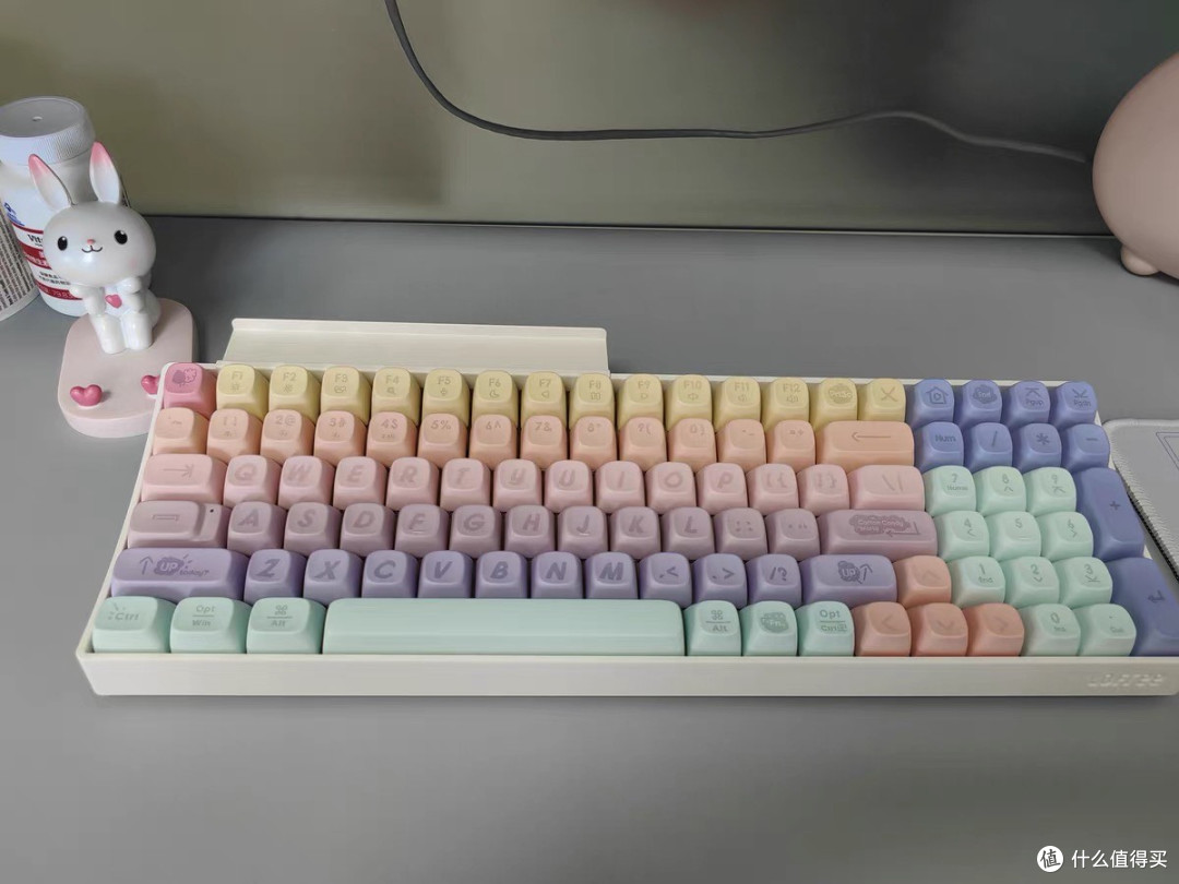 棉花糖键盘:办公桌上的治愈系