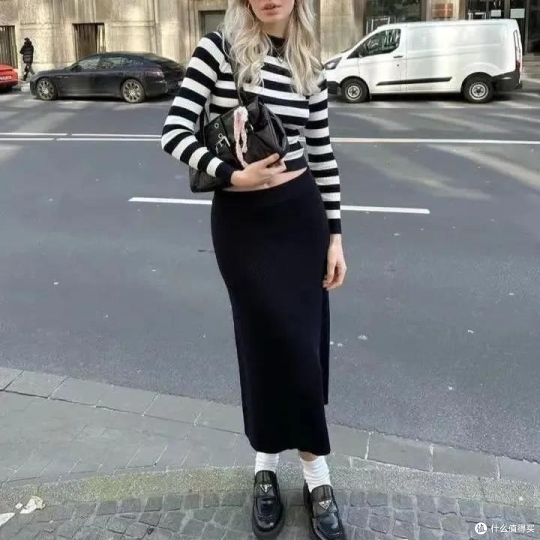 初秋长裙搭配乐福鞋显高气质