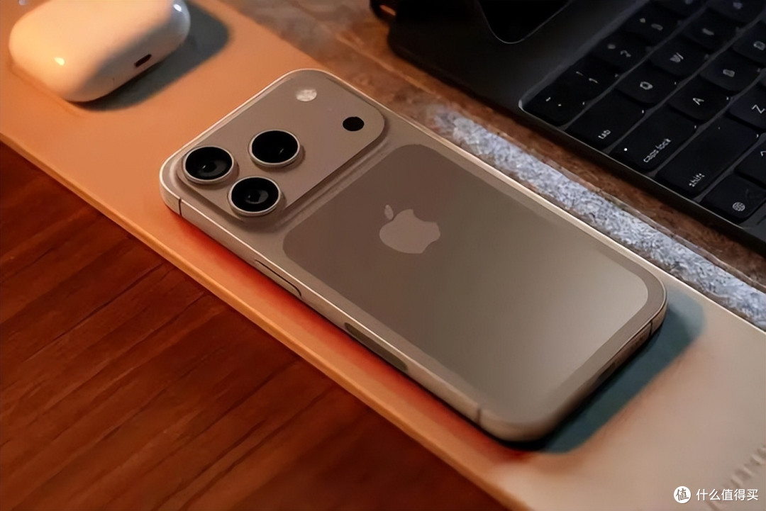 iPhone 17“加量不加价”:256GB仅5999元,苹果学会“听劝”了?