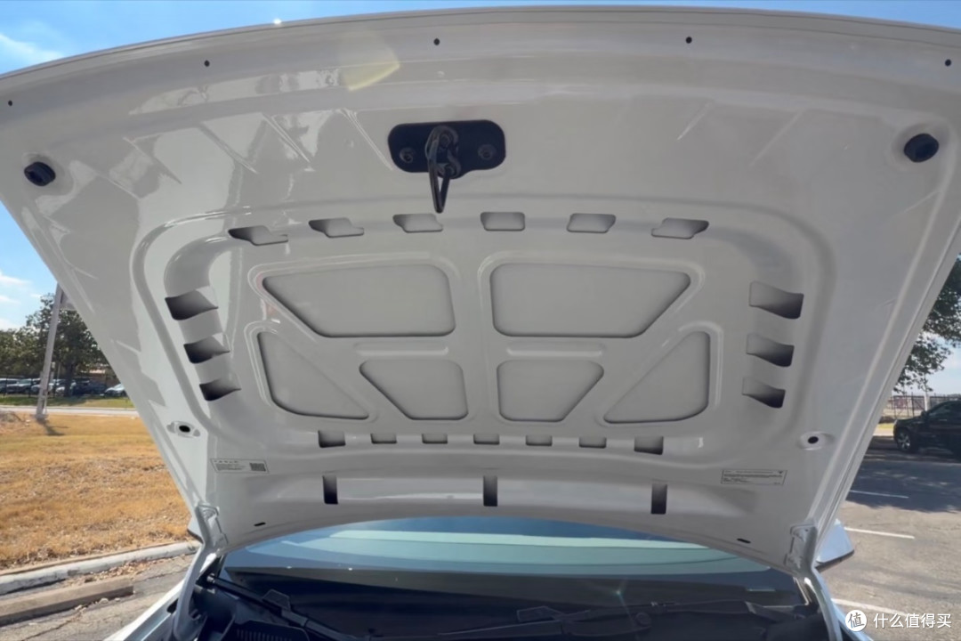 廉价版Model Y:减配5000美元,性价比却打了折!