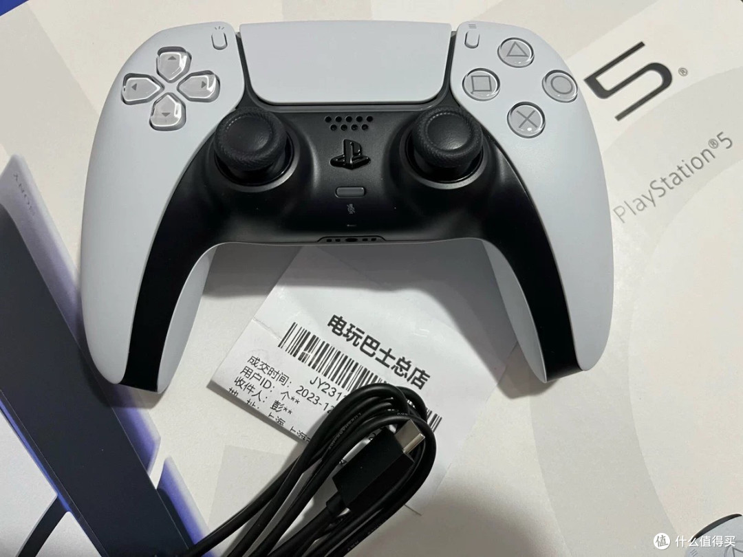 双11入PS5 Slim国行:轻薄机身里的次世代快乐密码_游戏机_什么值得买