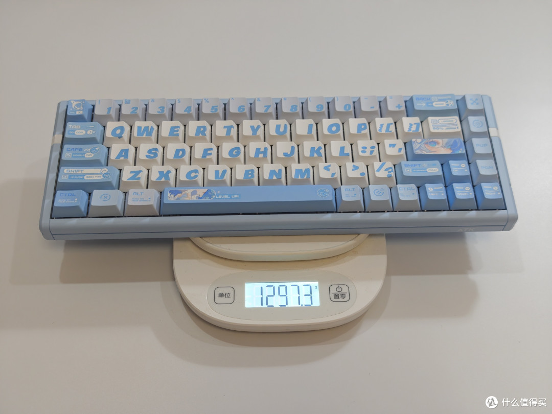 这个“铝坨坨”是ATK的旗舰键盘RS6 Ultra,是我的电竞游戏利器!
