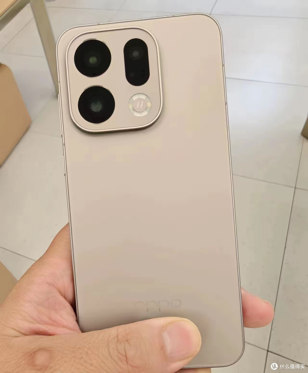 OPPO Find X9和X9 Pro选哪个?900块差价差在哪看明白再买 !